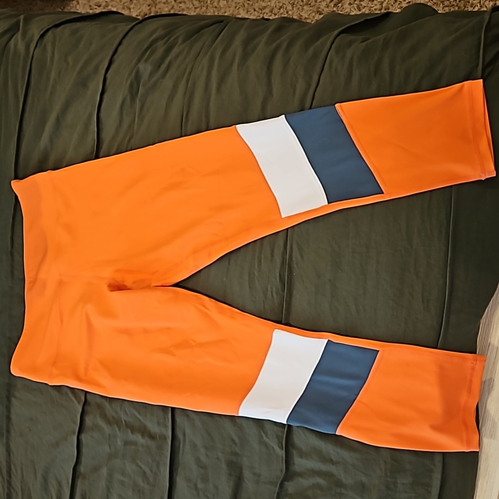 Zyia Tangerine Angle Block light N tight high rise leggings 7/8 24"